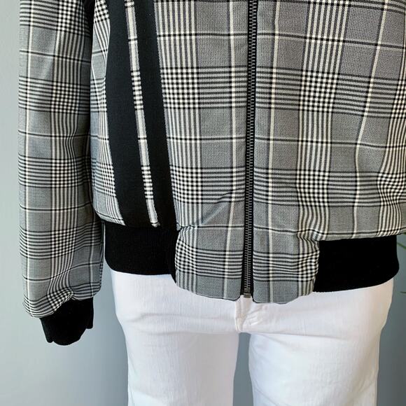 Alice + Olivia Lonnie Reversible Cropped Bomber Jacket in Plaid Size Large - Picture 5 of 11